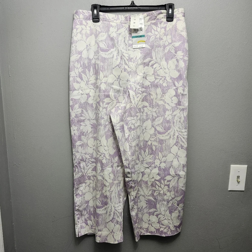 Alfred dunner women's capri pants size 16 floral white and purple new with tags
